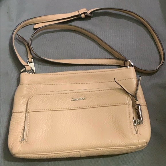 Calvin Kline Cross Body Purse - Picture 1 of 5